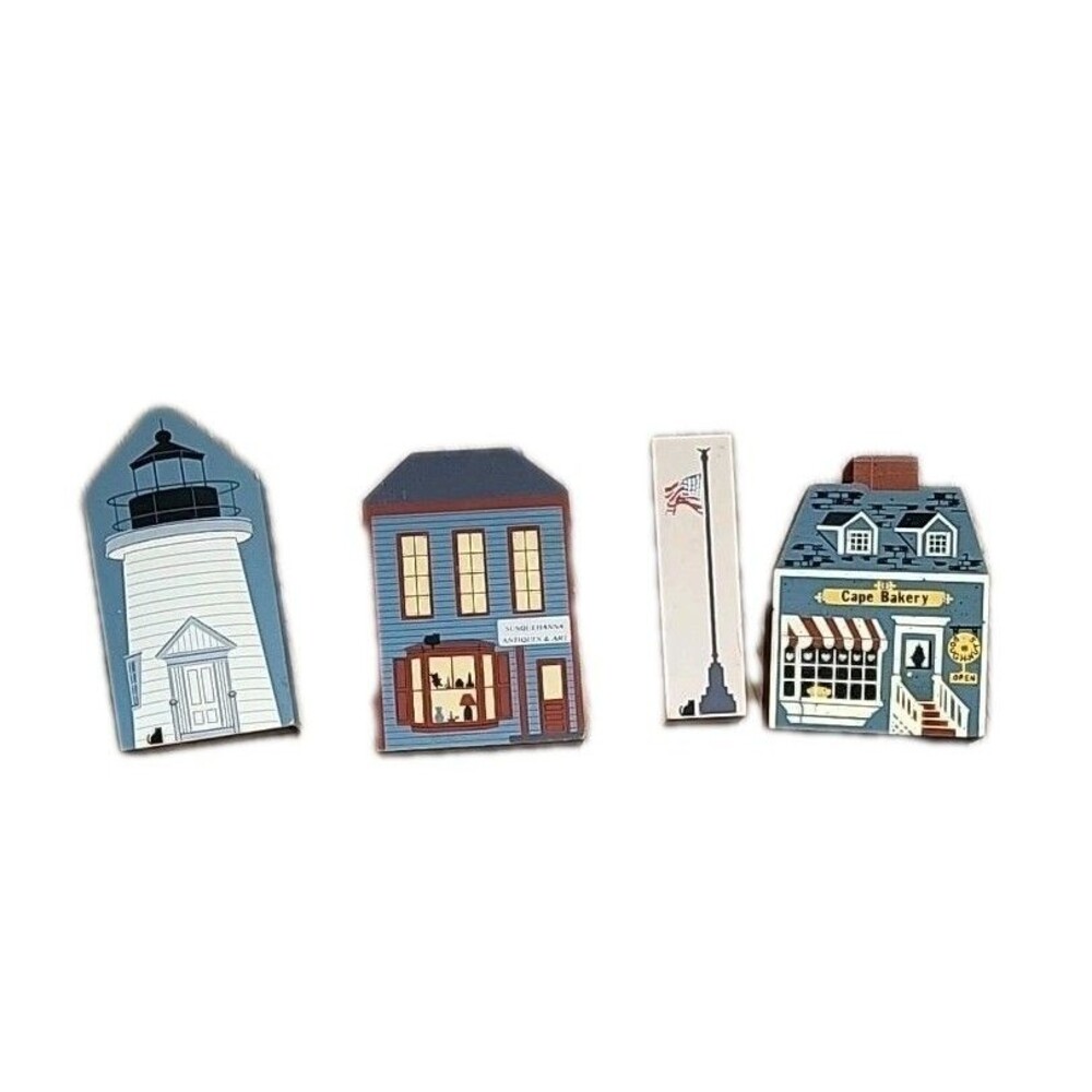Cats Meow (7 Pc) Lighthouse, Flagpole & Mercantiles, House,2 Stores & Bakery EUC - Picture 3 of 16